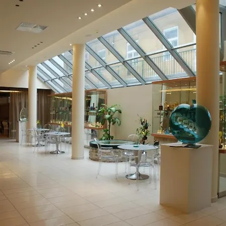 Ar Golden House كَشّا