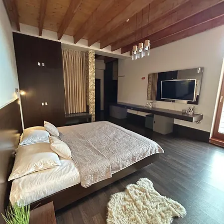 Ar Golden House 4* Кошице