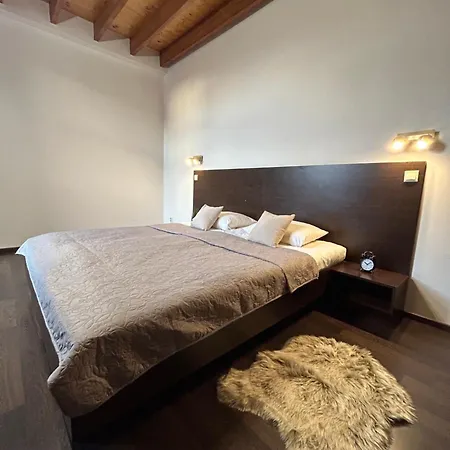 Ar Golden House فندق 4*