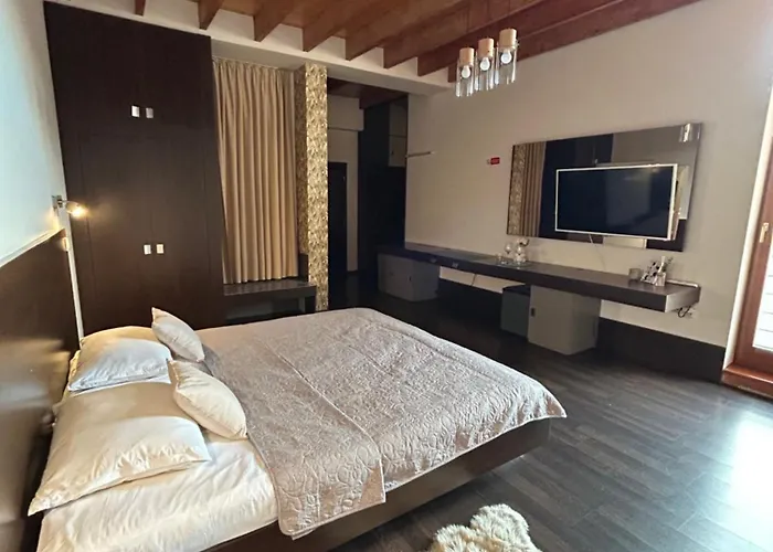 Ar Golden House 4* Кошице